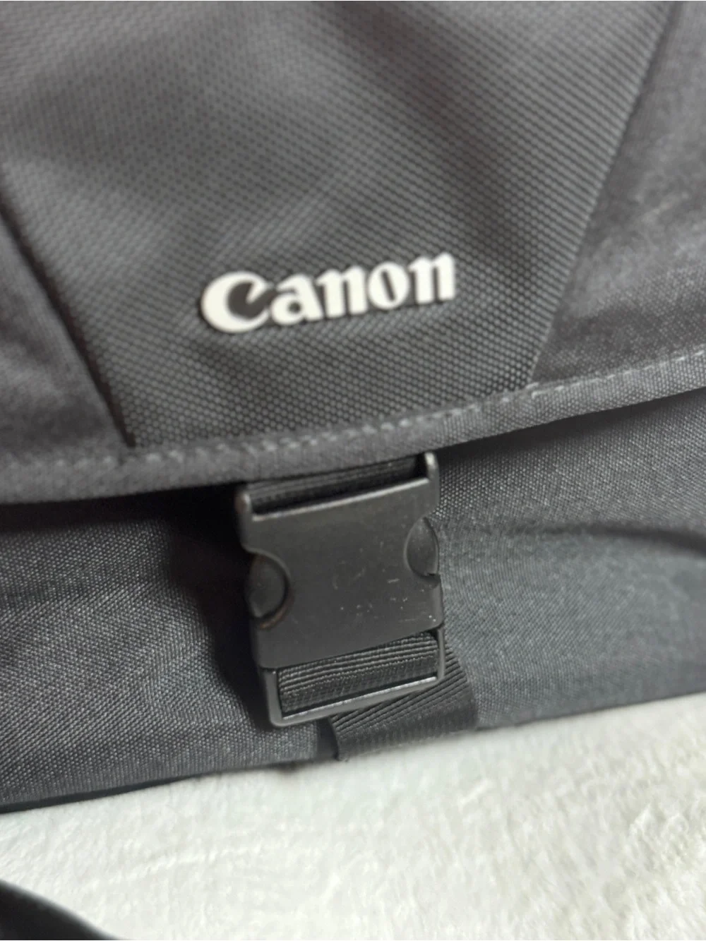 Canon EOS 100ES Shoulder Bag w/ Adjustable Divider Shoulder Strap Big Front Clip